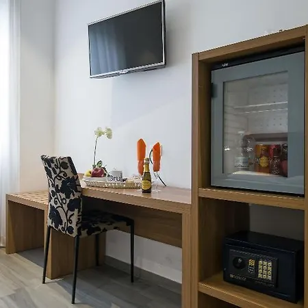 布鲁曼萨勒诺酒店 3* 萨莱诺