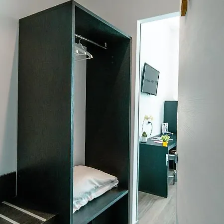 布鲁曼萨勒诺酒店 3*